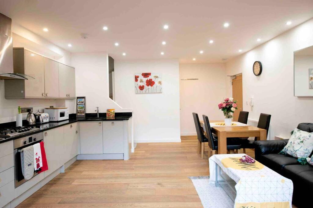 Citycentertrainstation Two Bedroomapartment *